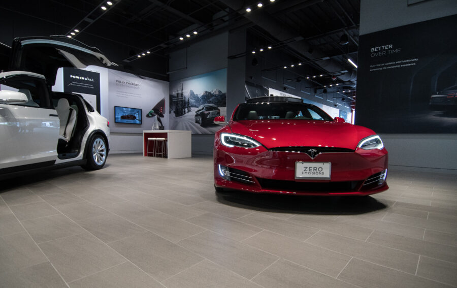 Tesla photo 3